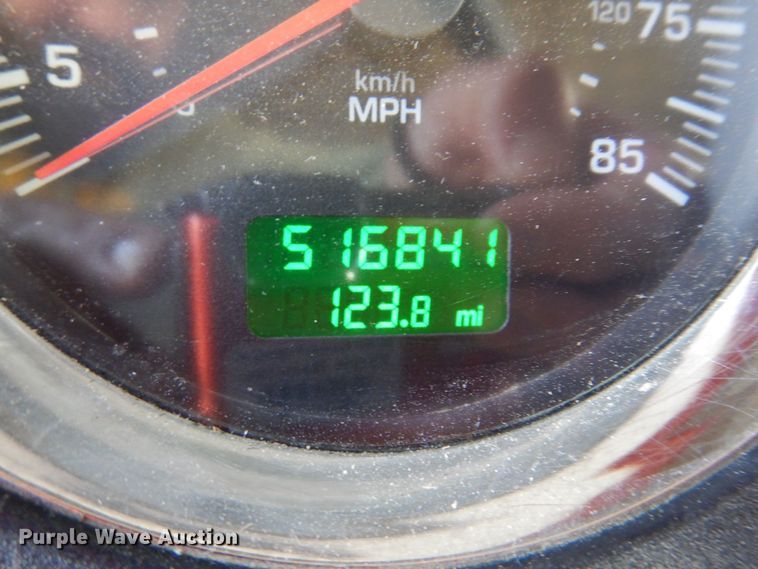 image for item KW9772 2006 Kenworth T800  roll-off container truck