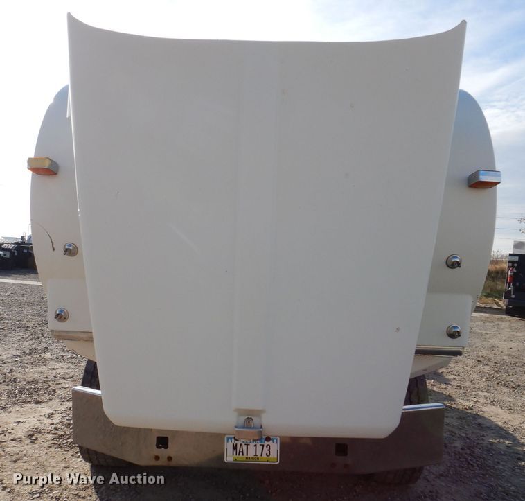 image for item KW9772 2006 Kenworth T800  roll-off container truck