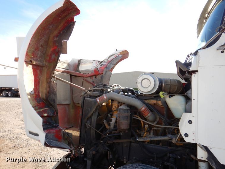 image for item KW9772 2006 Kenworth T800  roll-off container truck