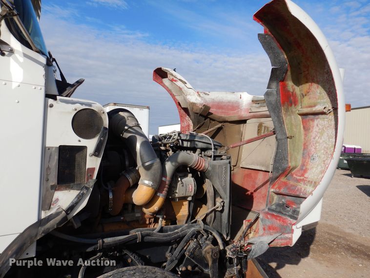 image for item KW9772 2006 Kenworth T800  roll-off container truck