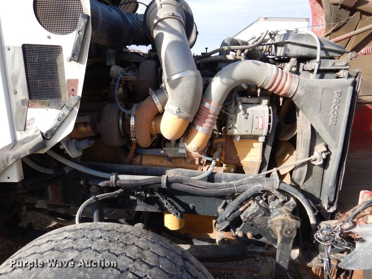 image for item KW9772 2006 Kenworth T800  roll-off container truck