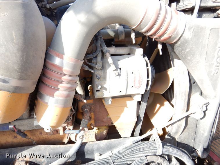 image for item KW9772 2006 Kenworth T800  roll-off container truck