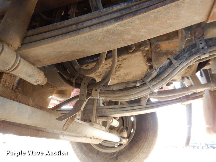 image for item KW9772 2006 Kenworth T800  roll-off container truck