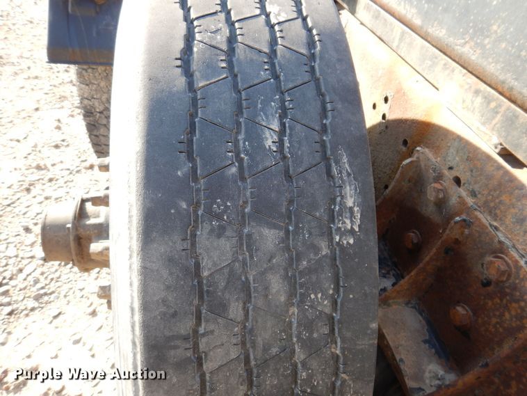 image for item KW9772 2006 Kenworth T800  roll-off container truck