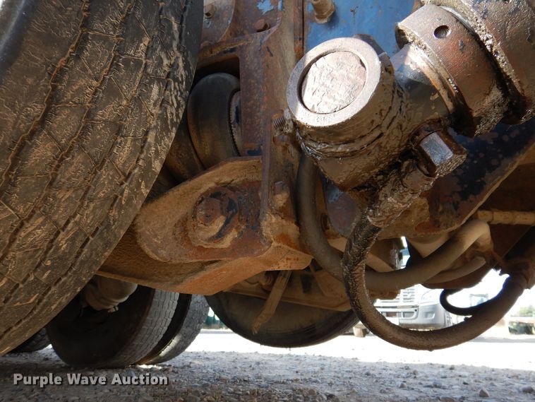 image for item KW9772 2006 Kenworth T800  roll-off container truck