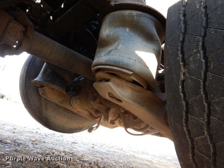 image for item KW9772 2006 Kenworth T800  roll-off container truck