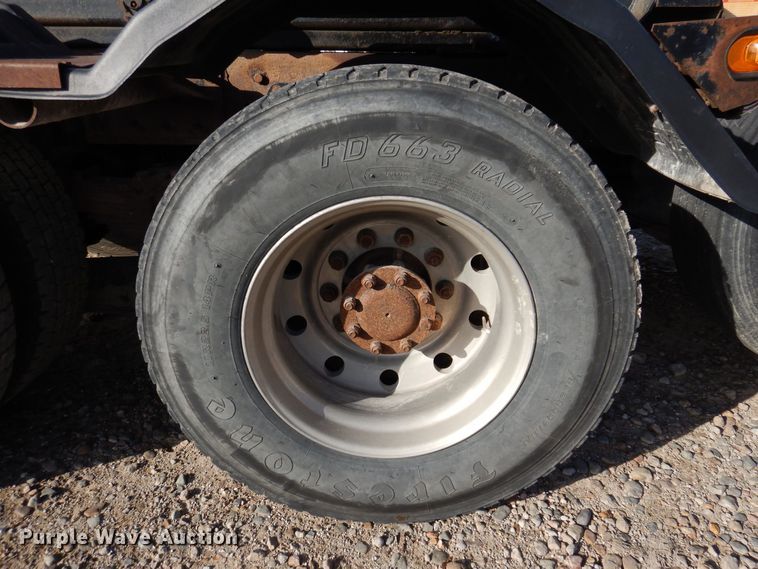 image for item KW9772 2006 Kenworth T800  roll-off container truck