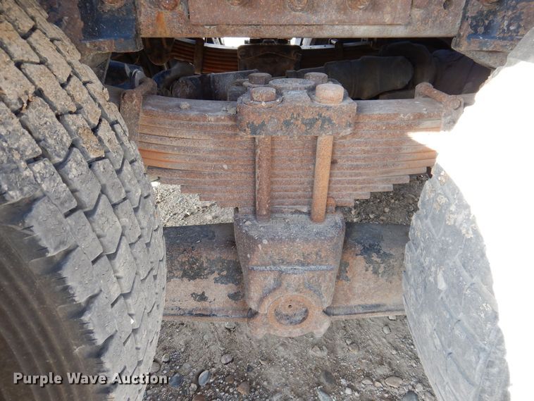 image for item KW9772 2006 Kenworth T800  roll-off container truck