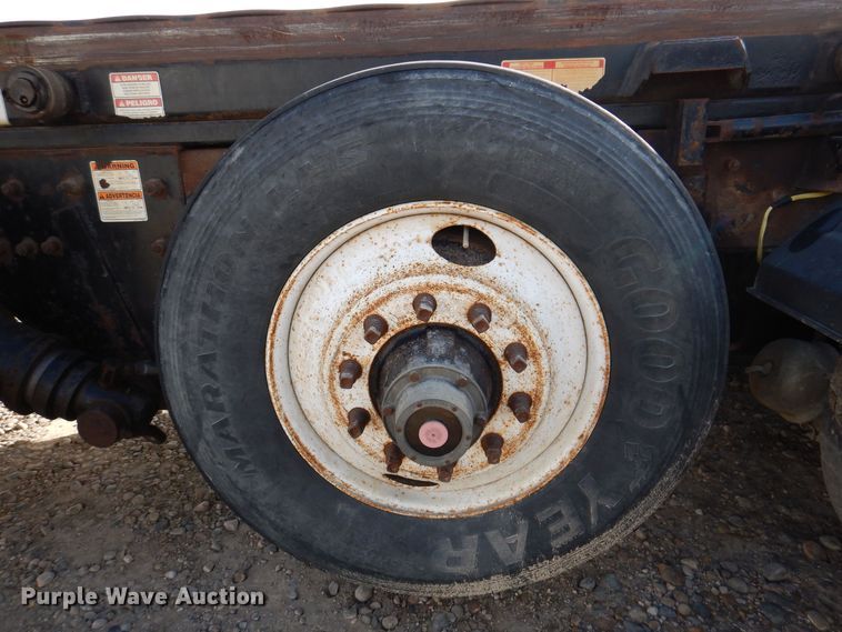 image for item KW9772 2006 Kenworth T800  roll-off container truck