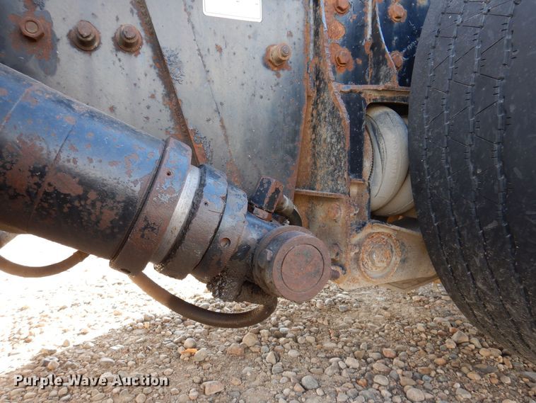 image for item KW9772 2006 Kenworth T800  roll-off container truck