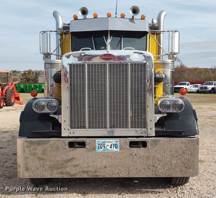 image for item LK9306 1985 Peterbilt 359  semi truck