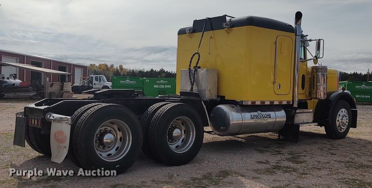 image for item LK9306 1985 Peterbilt 359  semi truck