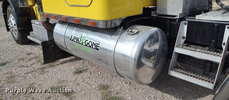 image for item LK9306 1985 Peterbilt 359  semi truck