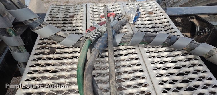 image for item LK9306 1985 Peterbilt 359  semi truck