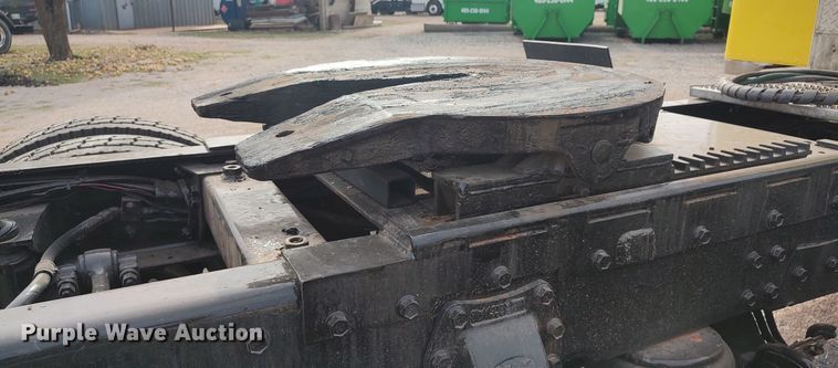 image for item LK9306 1985 Peterbilt 359  semi truck