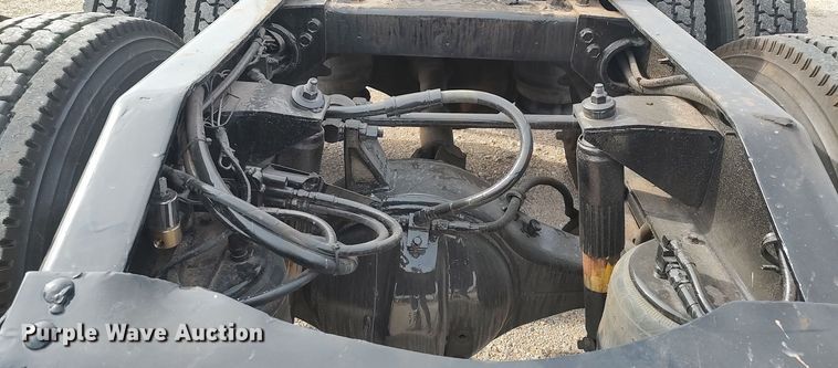 image for item LK9306 1985 Peterbilt 359  semi truck