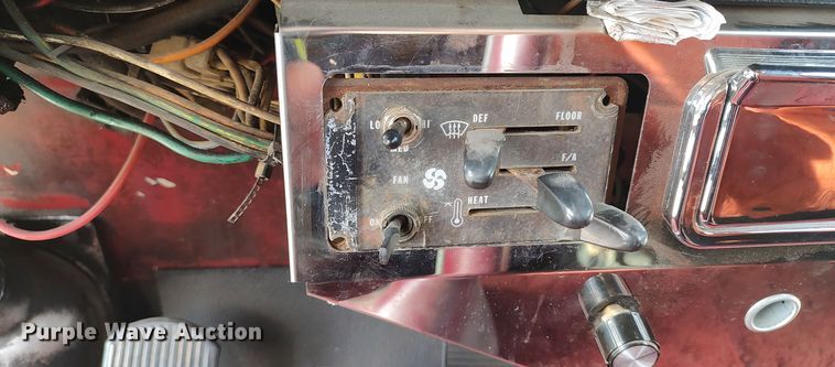 image for item LK9306 1985 Peterbilt 359  semi truck