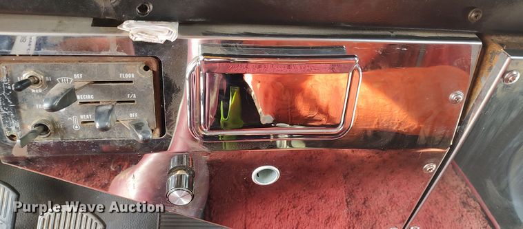 image for item LK9306 1985 Peterbilt 359  semi truck