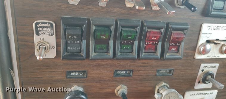 image for item LK9306 1985 Peterbilt 359  semi truck