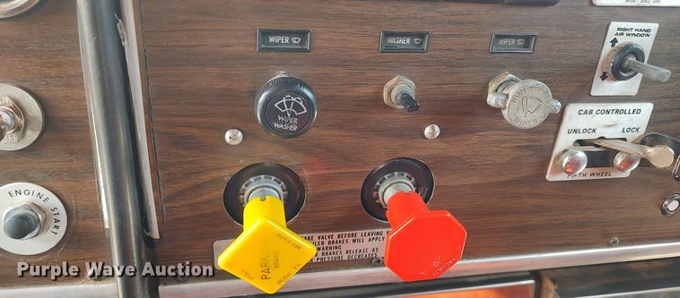 image for item LK9306 1985 Peterbilt 359  semi truck