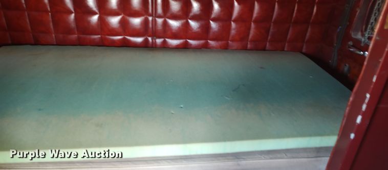 image for item LK9306 1985 Peterbilt 359  semi truck