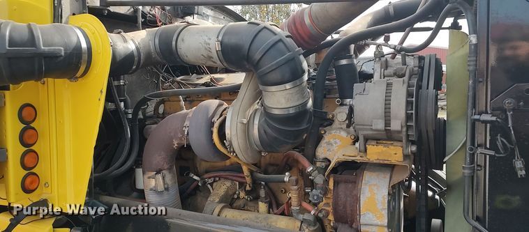 image for item LK9306 1985 Peterbilt 359  semi truck