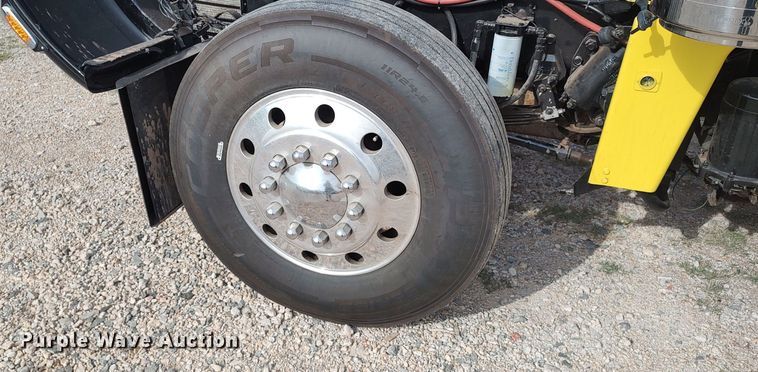 image for item LK9306 1985 Peterbilt 359  semi truck