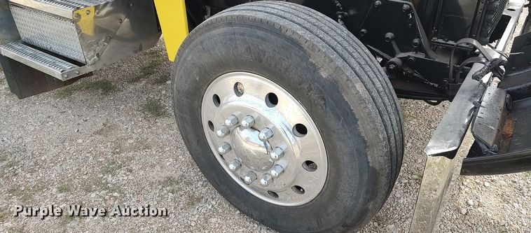 image for item LK9306 1985 Peterbilt 359  semi truck