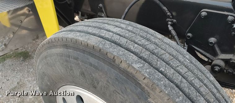 image for item LK9306 1985 Peterbilt 359  semi truck