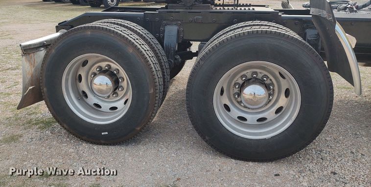 image for item LK9306 1985 Peterbilt 359  semi truck