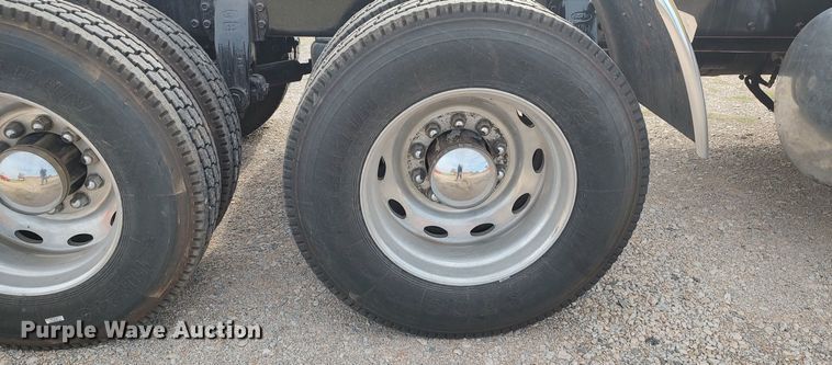 image for item LK9306 1985 Peterbilt 359  semi truck