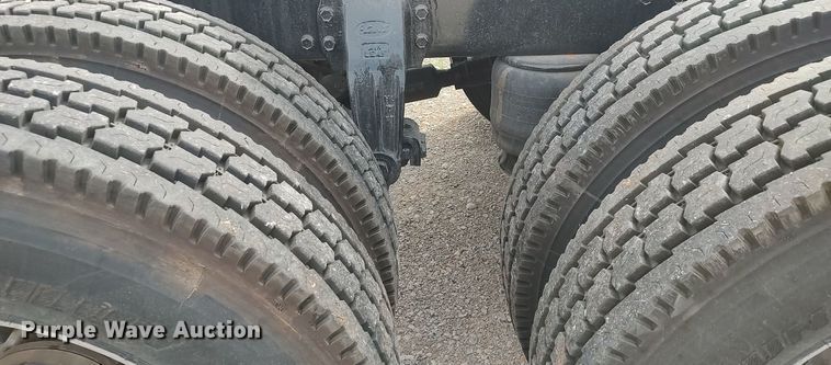 image for item LK9306 1985 Peterbilt 359  semi truck