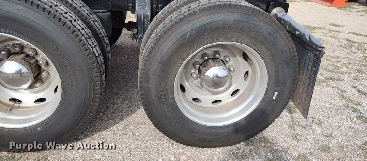 image for item LK9306 1985 Peterbilt 359  semi truck