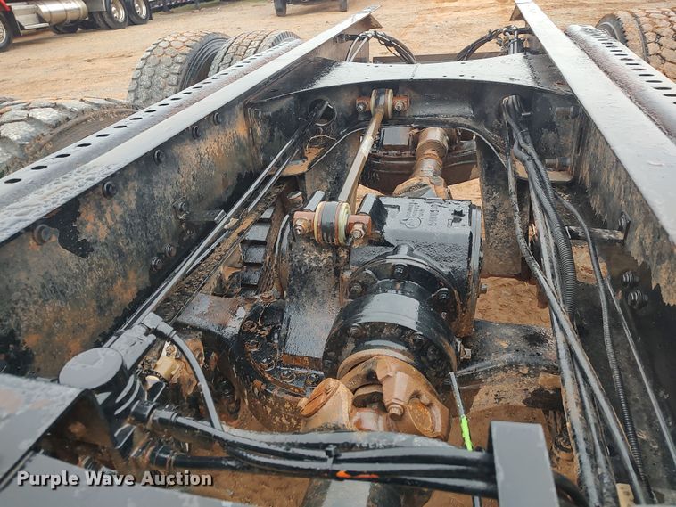 image for item LK9338 2006 Mack Granite  truck cab and chassis