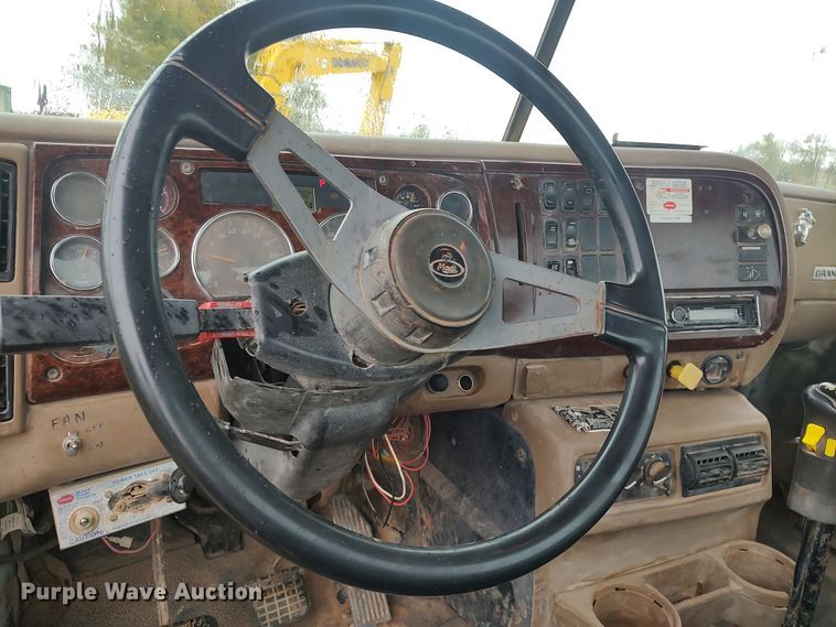 image for item LK9338 2006 Mack Granite  truck cab and chassis