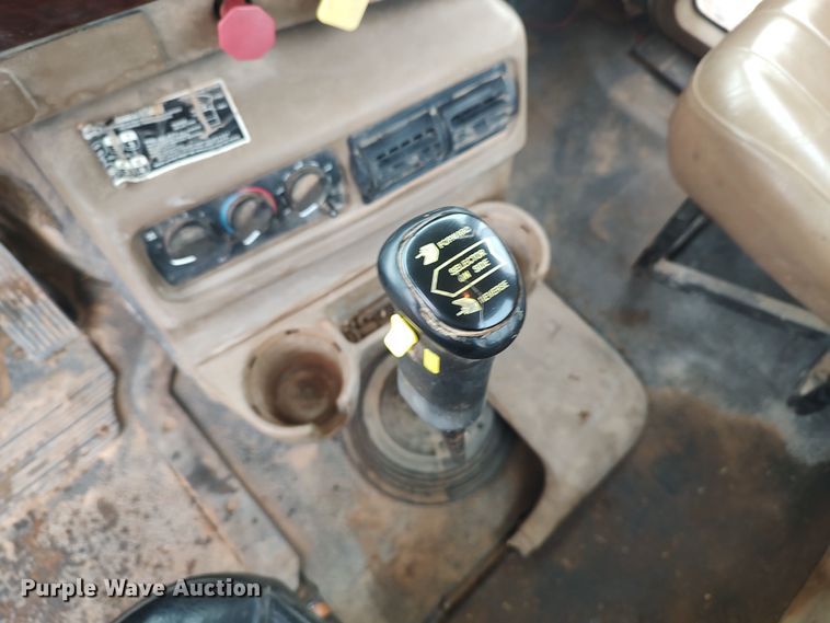 image for item LK9338 2006 Mack Granite  truck cab and chassis