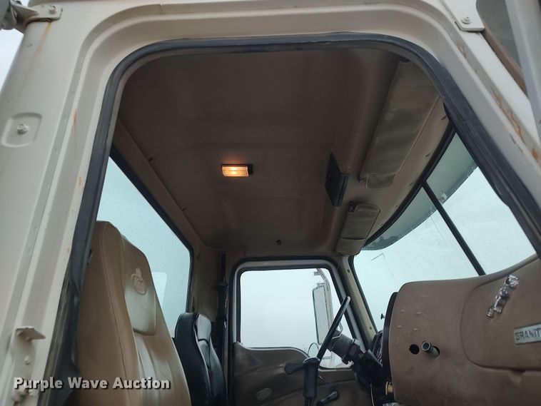 image for item LK9338 2006 Mack Granite  truck cab and chassis