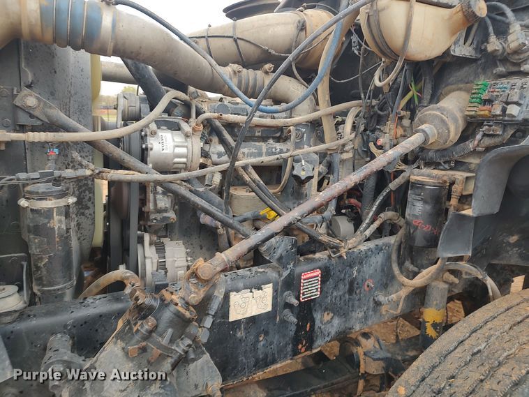 image for item LK9338 2006 Mack Granite  truck cab and chassis