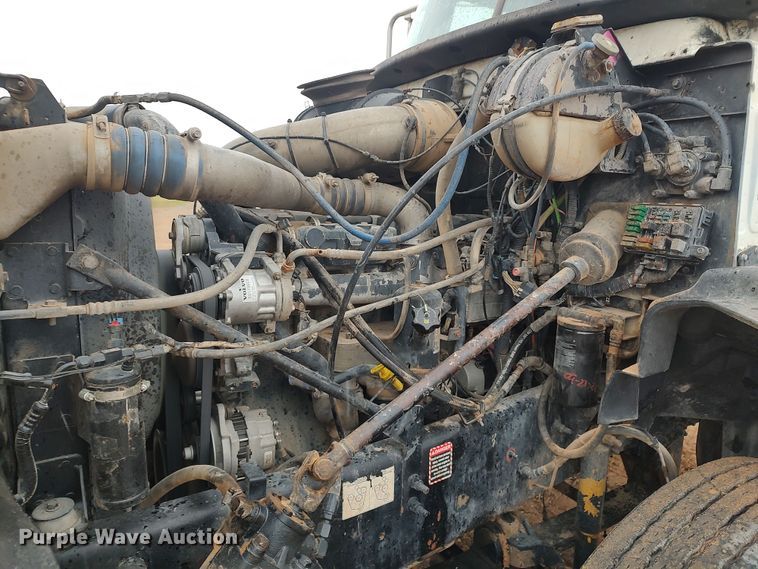 image for item LK9338 2006 Mack Granite  truck cab and chassis