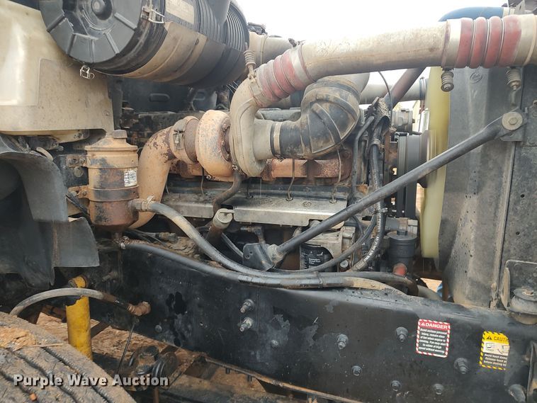 image for item LK9338 2006 Mack Granite  truck cab and chassis