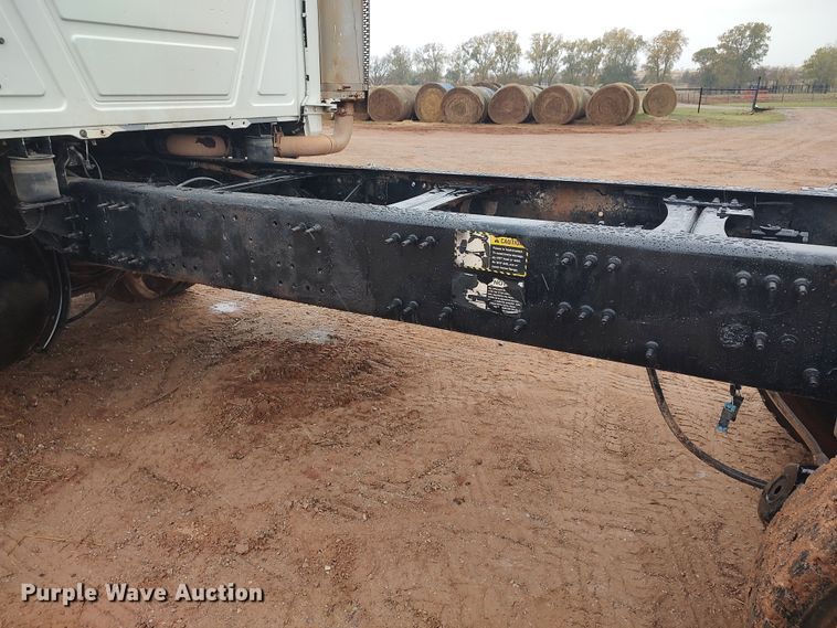 image for item LK9338 2006 Mack Granite  truck cab and chassis