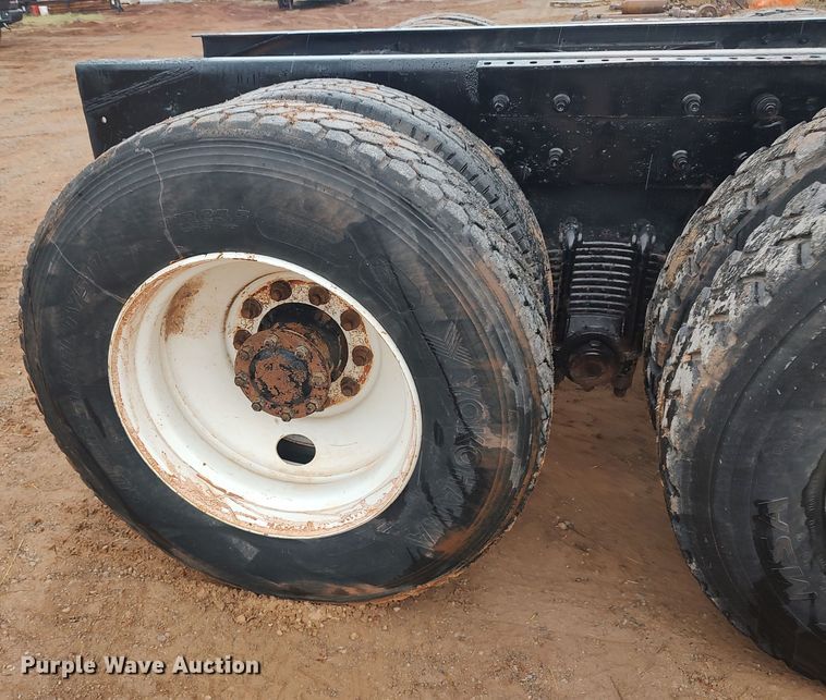 image for item LK9338 2006 Mack Granite  truck cab and chassis