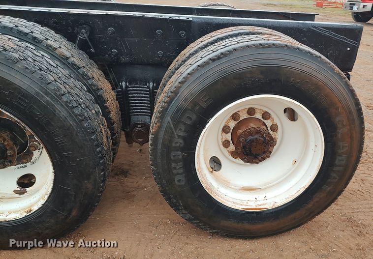 image for item LK9338 2006 Mack Granite  truck cab and chassis