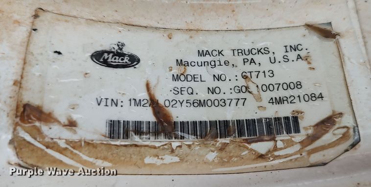 image for item LK9338 2006 Mack Granite  truck cab and chassis