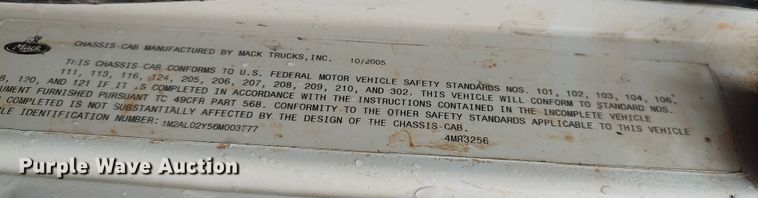 image for item LK9338 2006 Mack Granite  truck cab and chassis