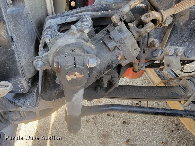 image for item LL9665 2017 Peterbilt 579  semi truck