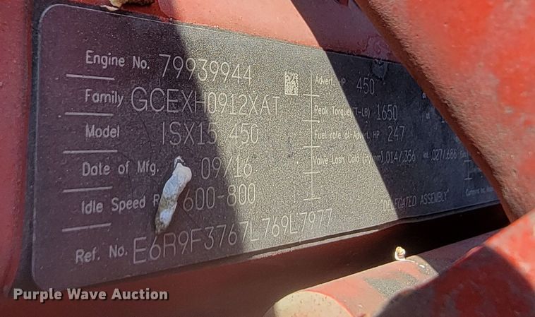 image for item LL9665 2017 Peterbilt 579  semi truck