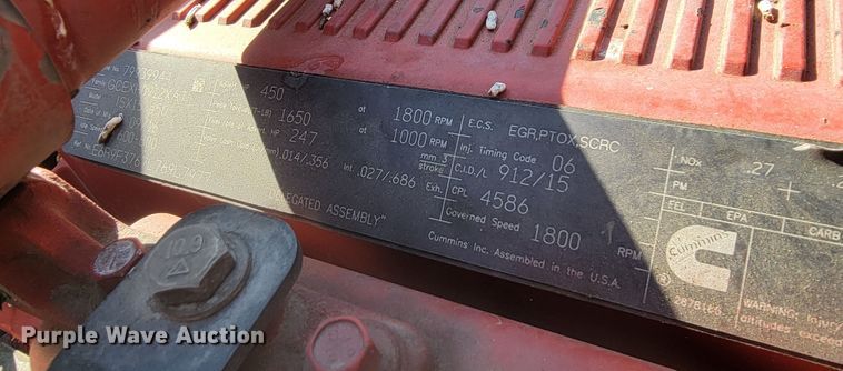 image for item LL9665 2017 Peterbilt 579  semi truck