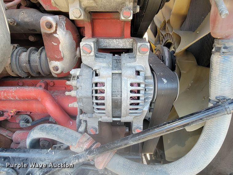 image for item LL9665 2017 Peterbilt 579  semi truck