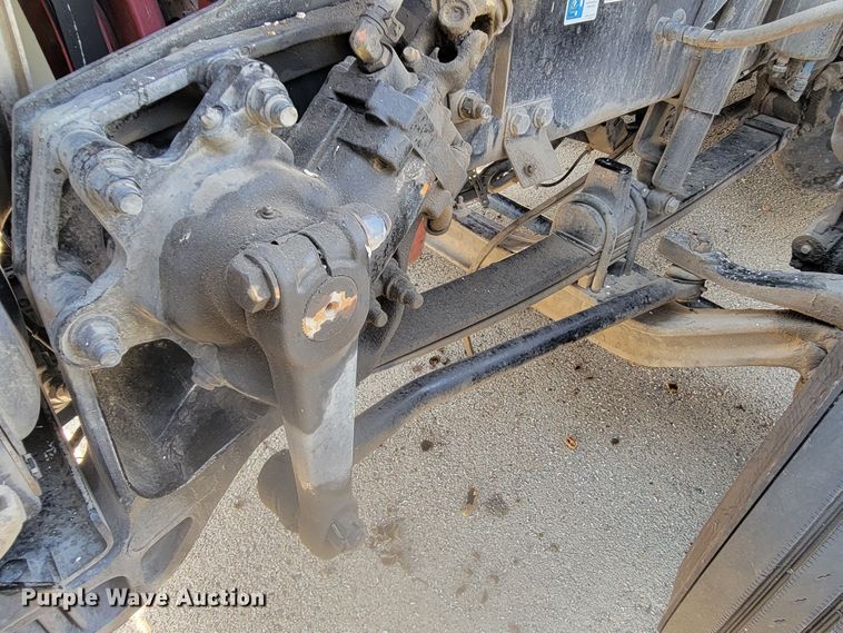 image for item LL9665 2017 Peterbilt 579  semi truck